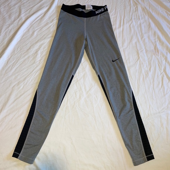 Nike Pro Leggings - Picture 1 of 3